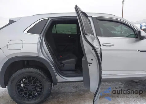 2020 Volkswagen Atlas Cross Sport 3.6L V6 Sel R-Line z USA, uszkodzony, nr VIN 1V2RE2CA4LC222390